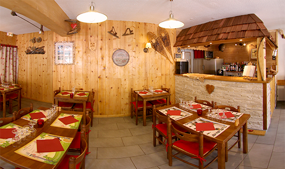Salle de restaurant Chez Natacha et Gael Vue intérieure du restaurant
